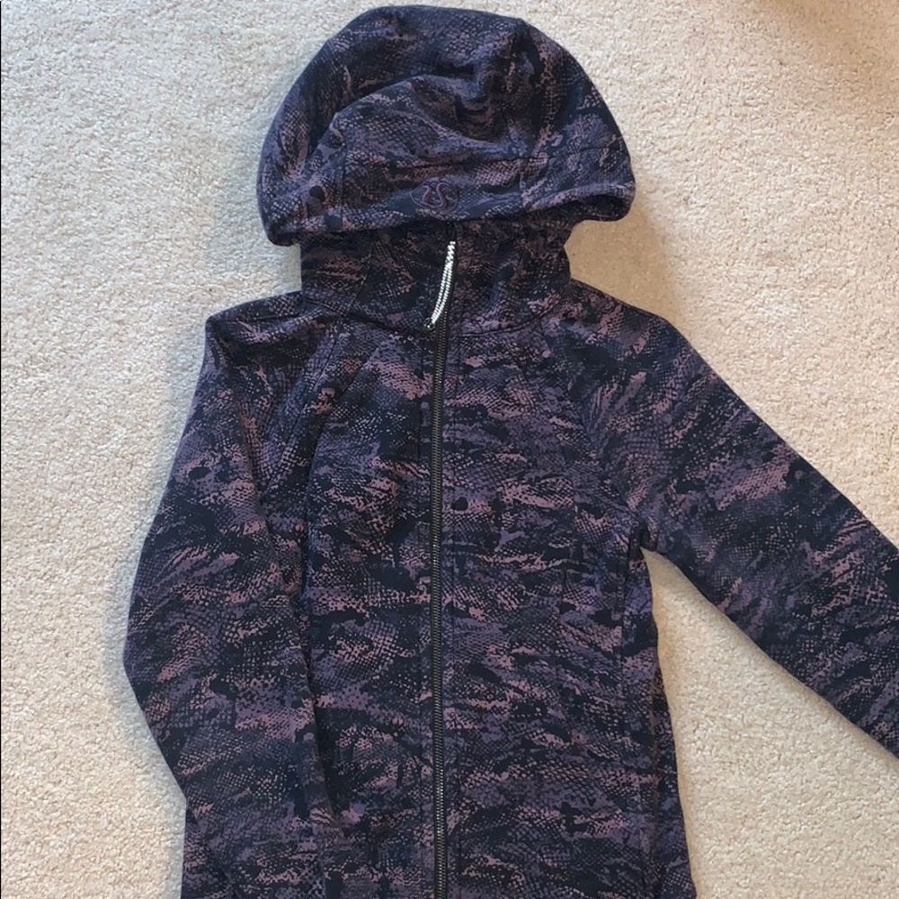 Lululemon woman's zip up